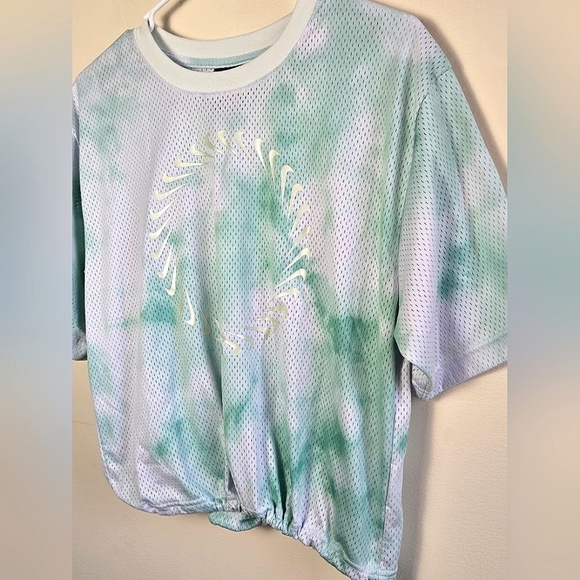 Women's Nike Oversize Cropped Jersey Shirt, Size Small - Picture 3 of 4